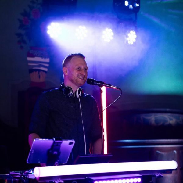 DJ Andy Thomas
